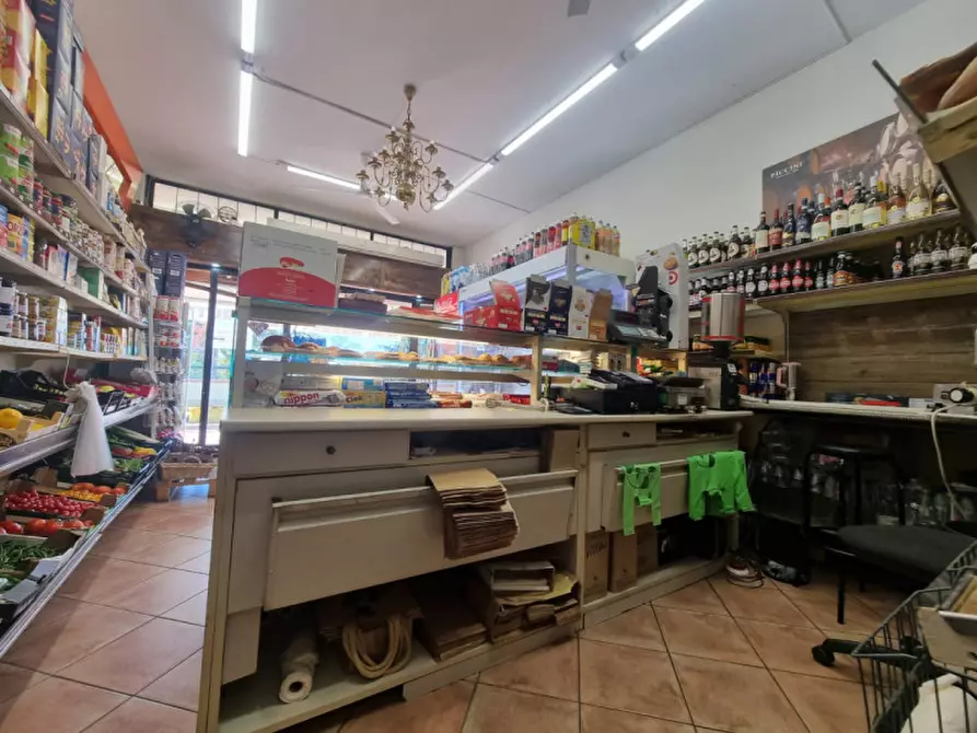 Immagine 7 di Negozio in affitto  in VIALE TOGLIATTI a Sesto Fiorentino