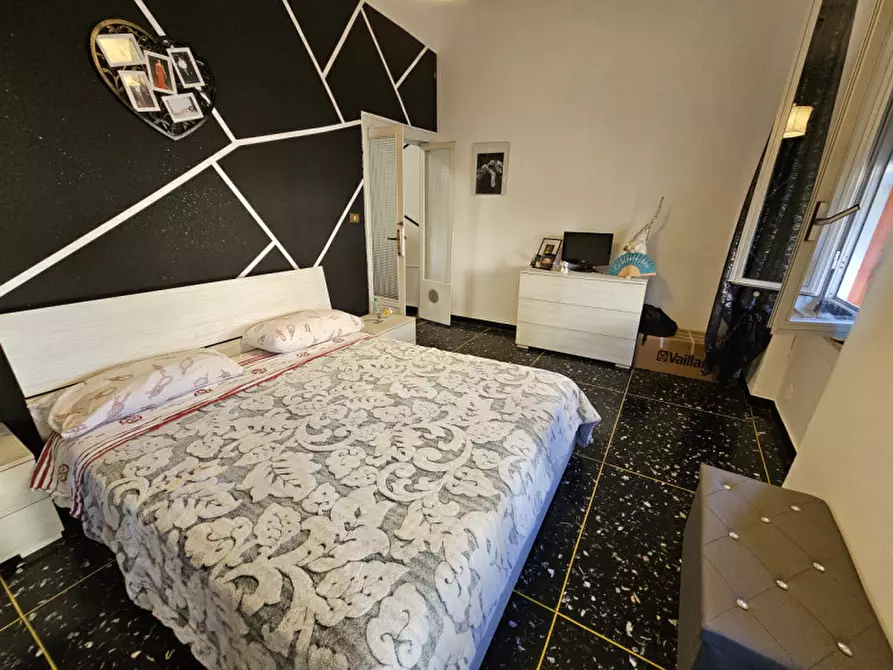 Immagine 11 di Appartamento in vendita  in via quarda superiore a Savona