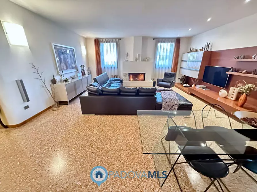 Immagine 2 di Villa in vendita  in Via Vittorio Veneto a Ponso