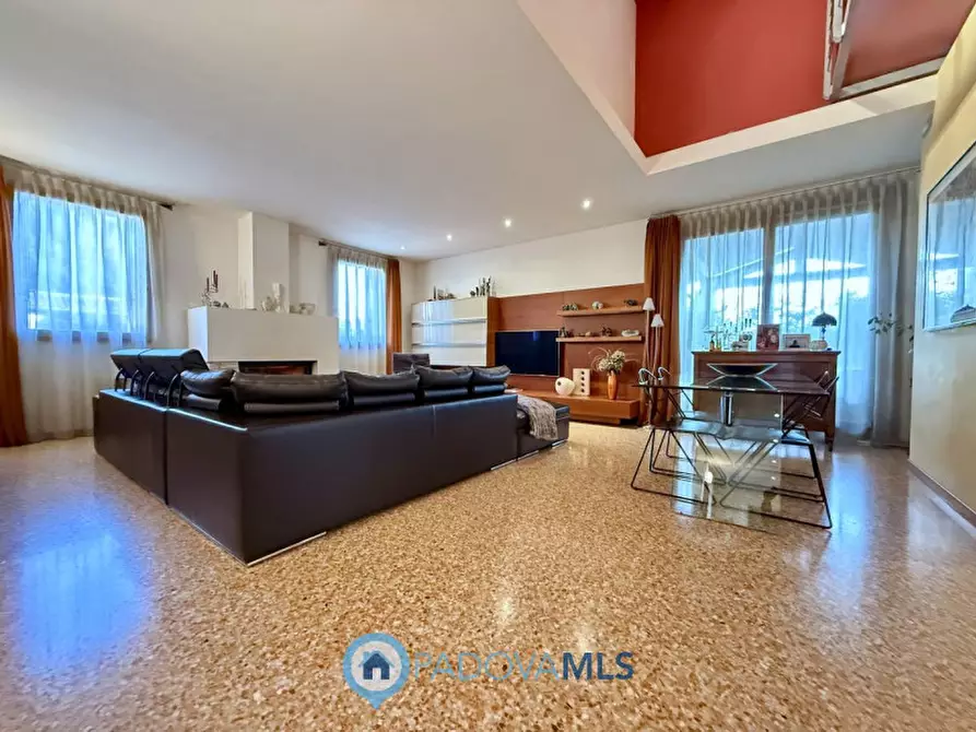 Immagine 3 di Villa in vendita  in Via Vittorio Veneto a Ponso