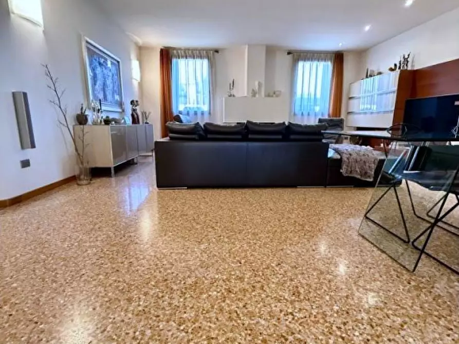 Immagine 11 di Villa in vendita  in Via Vittorio Veneto a Ponso