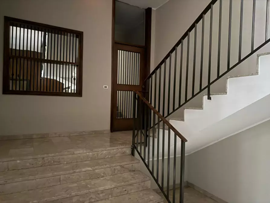 Immagine 3 di Appartamento in vendita  in Viale Vittorio Veneto 25 a Monza