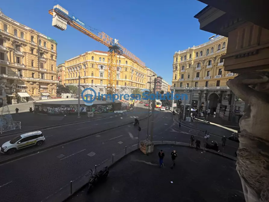 Immagine 2 di Ufficio in affitto  in Piazza Nicola Amore a Napoli