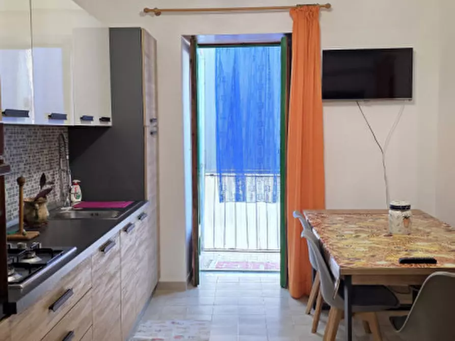 Immagine 3 di Appartamento in vendita  in Via Enrico Cosenz a Milazzo