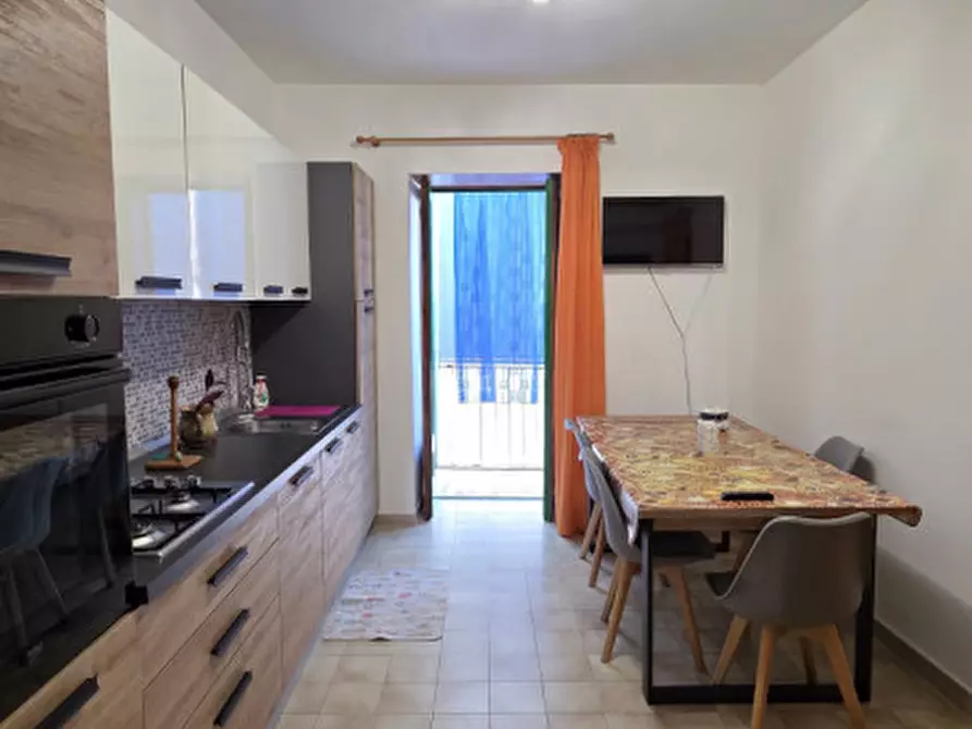 Immagine 4 di Appartamento in vendita  in Via Enrico Cosenz a Milazzo