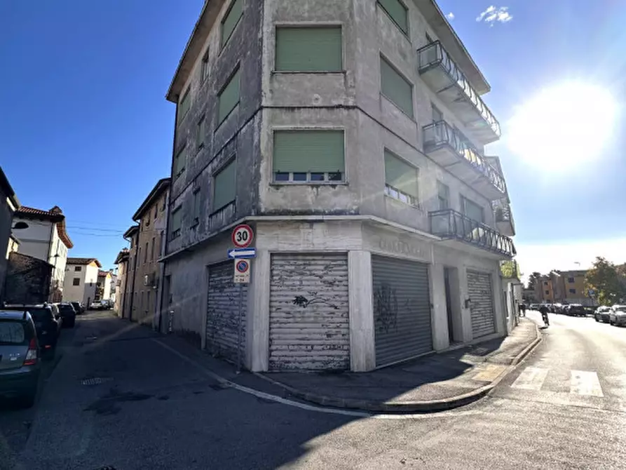 Immagine 1 di Negozio in vendita  in Via San Vincenzo 62 a Thiene