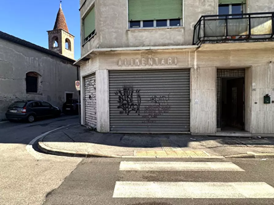 Immagine 8 di Negozio in vendita  in Via San Vincenzo 62 a Thiene