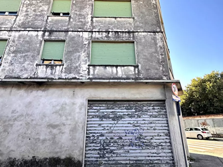 Immagine 9 di Negozio in vendita  in Via San Vincenzo 62 a Thiene