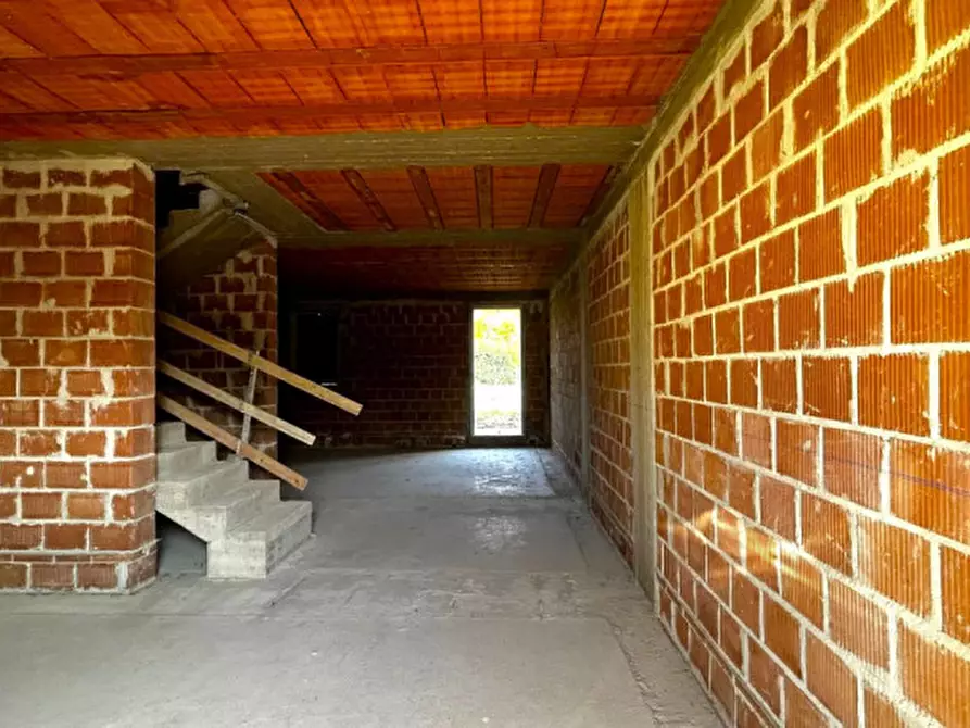 Immagine 6 di Casa trifamiliare in vendita  in Via Guglielmo Marconi a Cavezzo