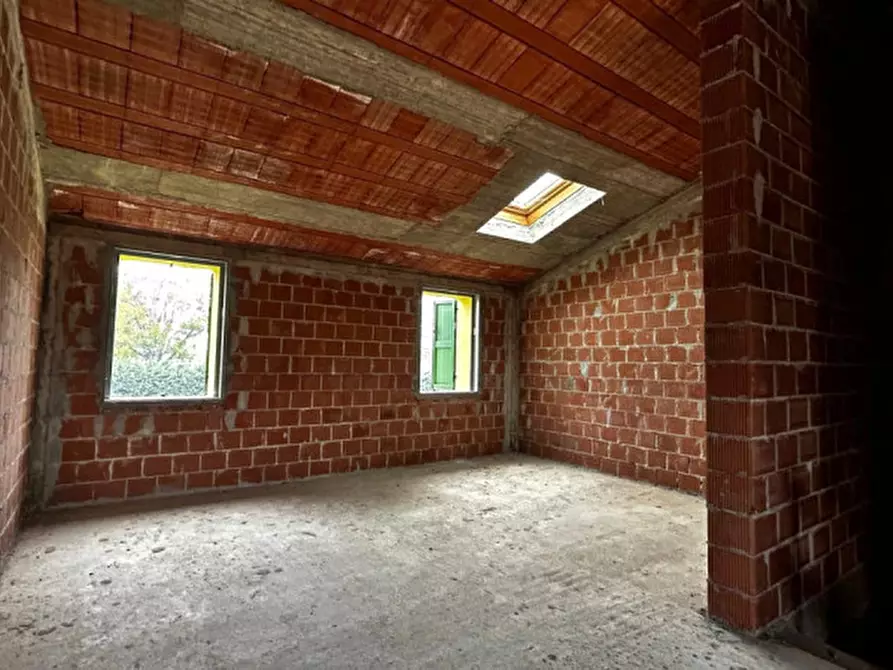 Immagine 8 di Casa trifamiliare in vendita  in Via Guglielmo Marconi a Cavezzo