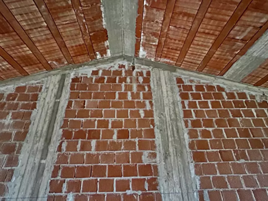 Immagine 10 di Casa trifamiliare in vendita  in Via Guglielmo Marconi a Cavezzo