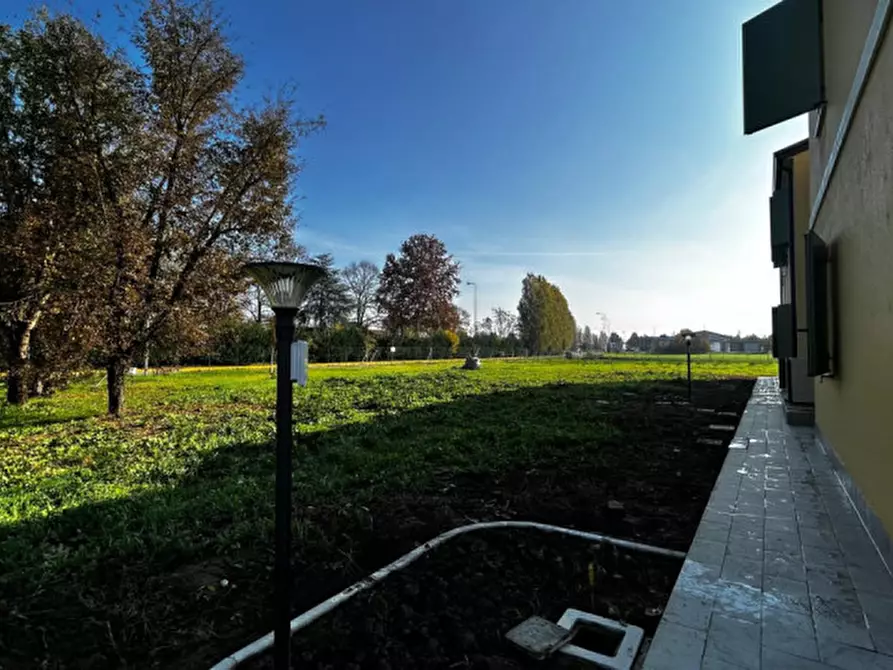 Immagine 14 di Casa trifamiliare in vendita  in Via Guglielmo Marconi a Cavezzo