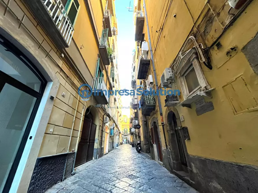 Immagine 2 di Negozio in affitto  in Vicoletto Belledonne a Napoli