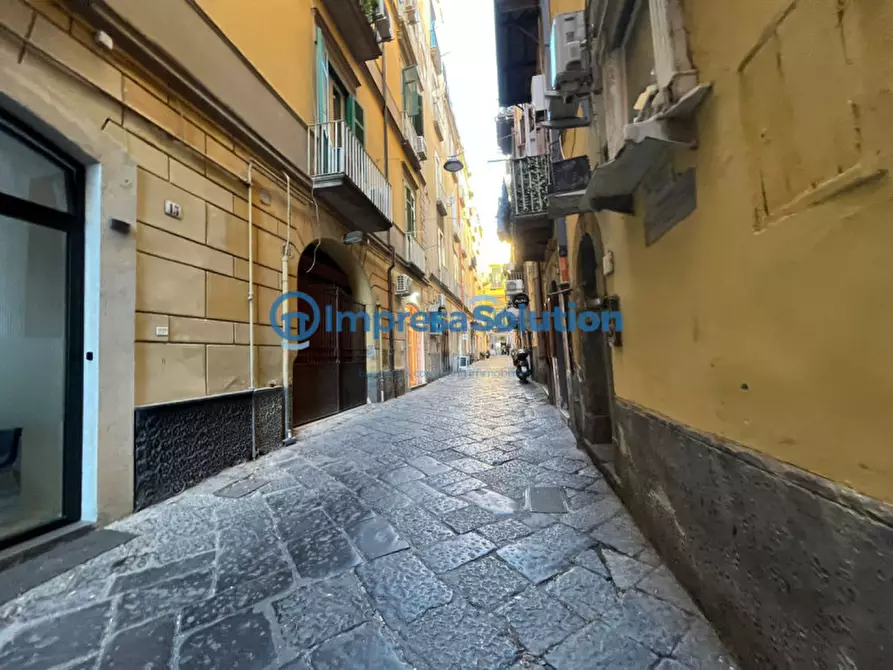 Immagine 3 di Negozio in affitto  in Vicoletto Belledonne a Napoli