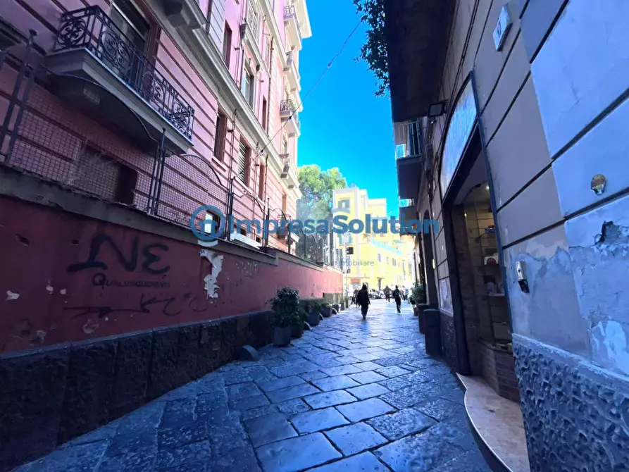 Immagine 5 di Negozio in affitto  in Vicoletto Belledonne a Napoli