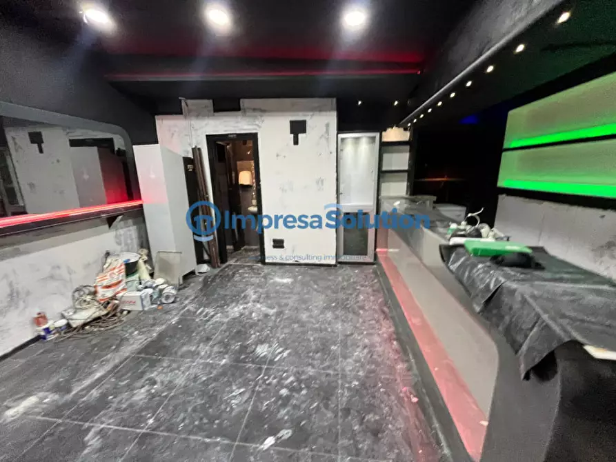 Immagine 13 di Negozio in affitto  in Vicoletto Belledonne a Napoli