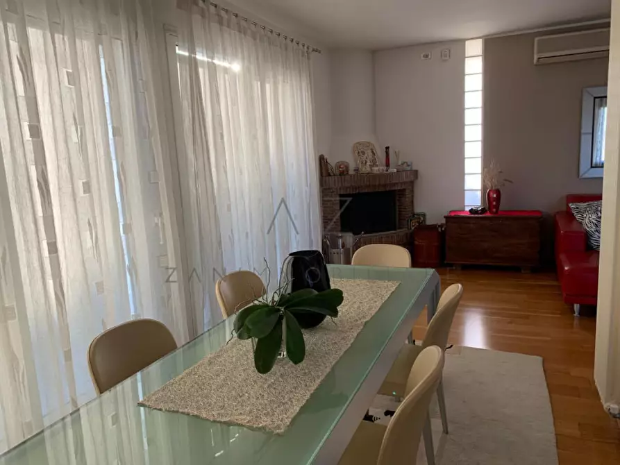 Immagine 2 di Casa indipendente in vendita  in Via Picciol a Montebelluna