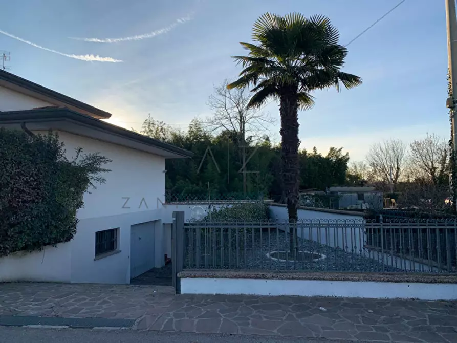 Immagine 8 di Casa indipendente in vendita  in Via Picciol a Montebelluna