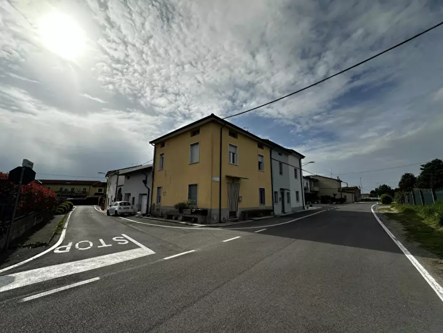 Immagine 24 di Appartamento in vendita  in Via Ognissanti a Villafranca Di Verona