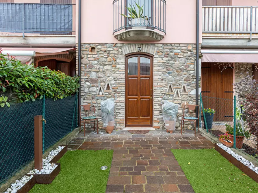 Immagine 2 di Appartamento in vendita  in Via Isabella D'Este   10B a Cavriana