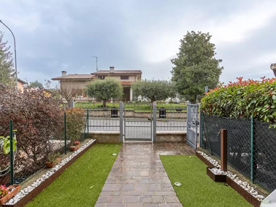 Immagine 3 di Appartamento in vendita  in Via Isabella D'Este   10B a Cavriana