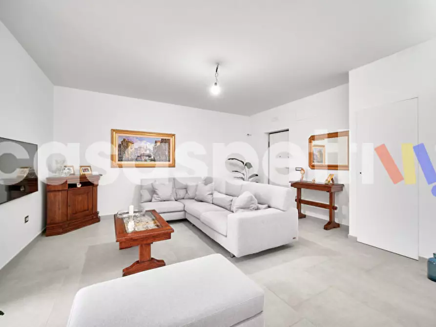 Immagine 1 di Attico in vendita  in Serroni Basso a Battipaglia