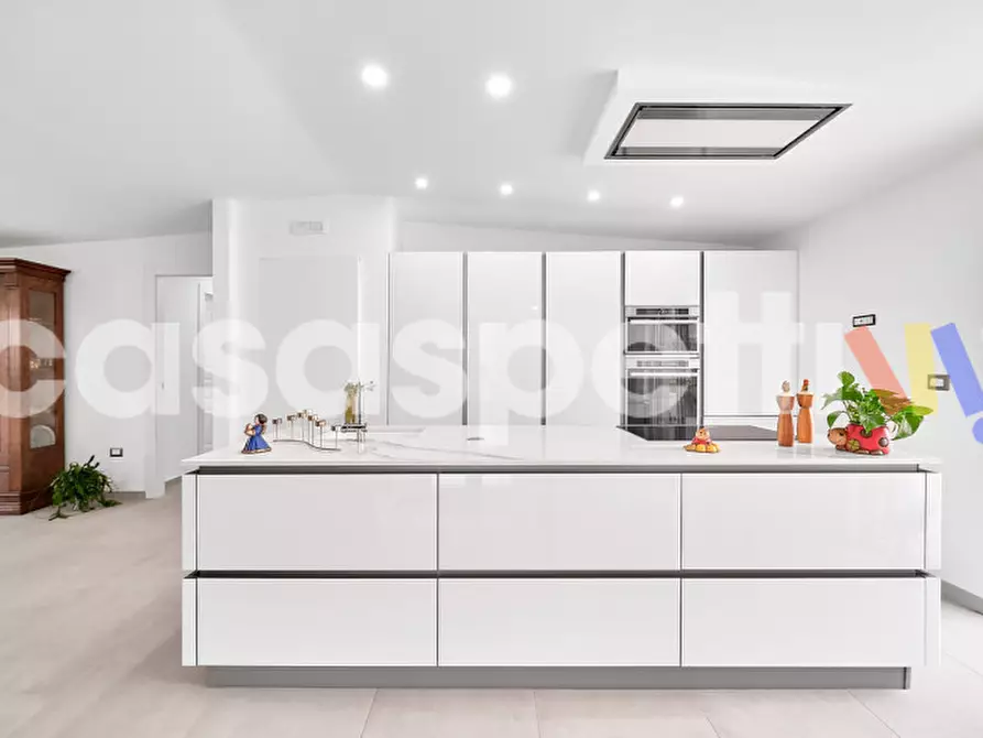 Immagine 8 di Attico in vendita  in Serroni Basso a Battipaglia