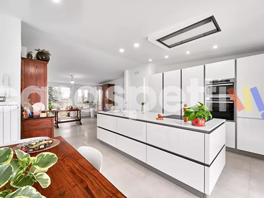 Immagine 9 di Attico in vendita  in Serroni Basso a Battipaglia