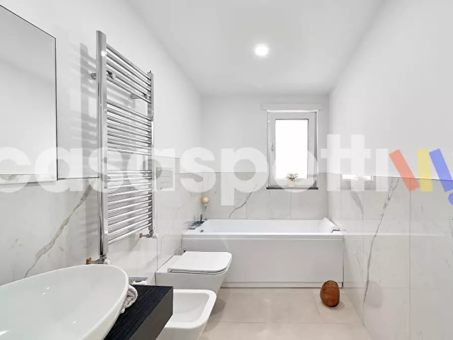 Immagine 11 di Attico in vendita  in Serroni Basso a Battipaglia