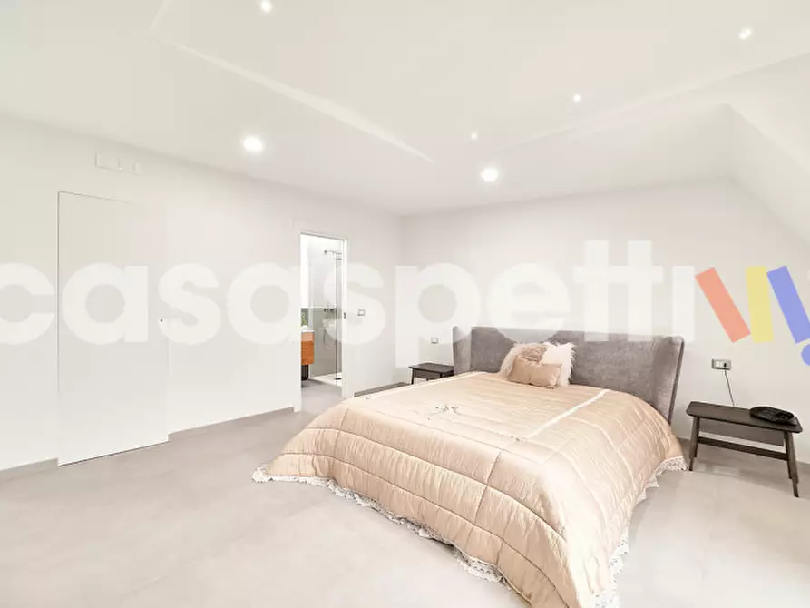 Immagine 17 di Attico in vendita  in Serroni Basso a Battipaglia