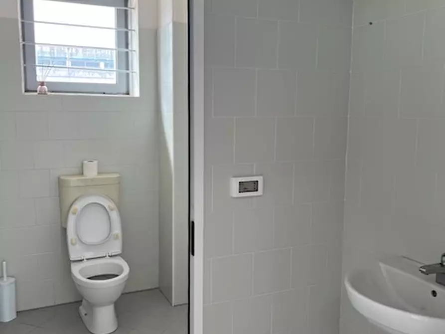 Immagine 5 di Capannone industriale in affitto  a Chioggia