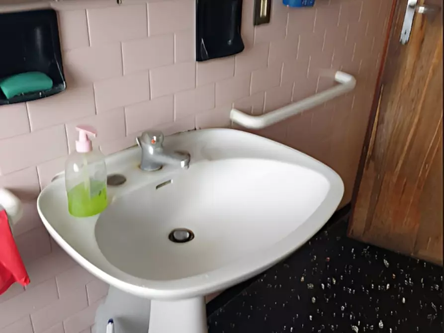 Immagine 9 di Appartamento in vendita  in Loc. Mestre, Via Leonida Bissolati, 52 a Venezia