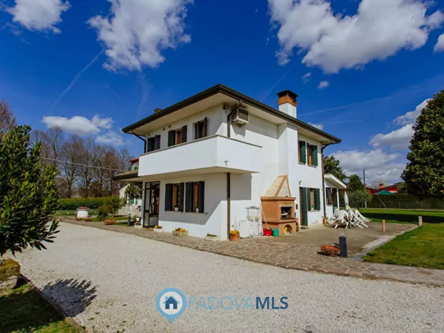 Immagine 2 di Casa indipendente in vendita  in Via Cornoledo a Pernumia