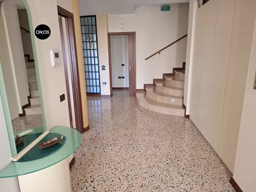Immagine 1 di Villa in vendita  a Campolongo Maggiore