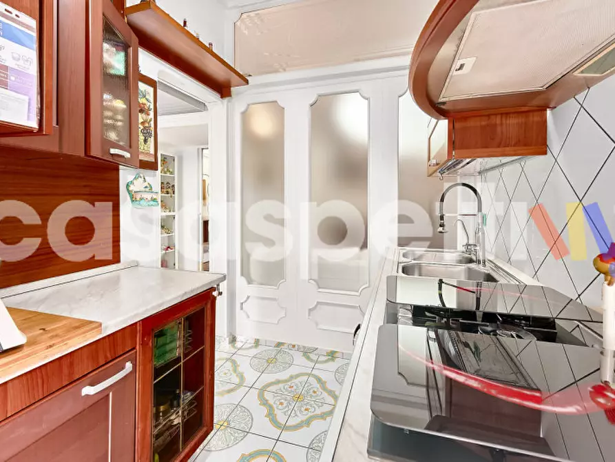 Immagine 9 di Appartamento in vendita  in Via Giovanni Florenzano, 12 a Salerno