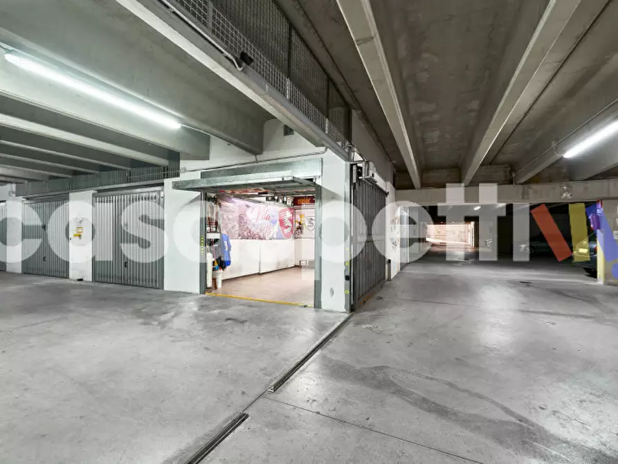 Immagine 24 di Appartamento in vendita  in Via Giovanni Florenzano, 12 a Salerno