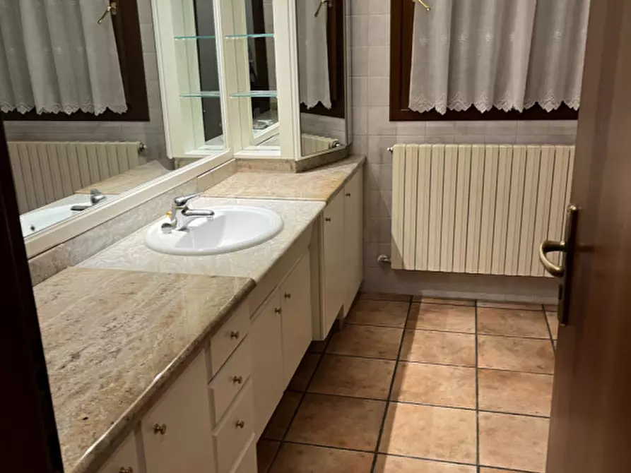 Immagine 13 di Villetta a schiera in vendita  a Campolongo Maggiore