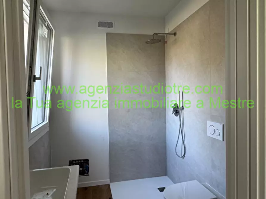 Immagine 14 di Appartamento in vendita  in via castellana 18 a Venezia