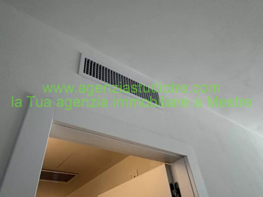 Immagine 19 di Appartamento in vendita  in via castellana 18 a Venezia