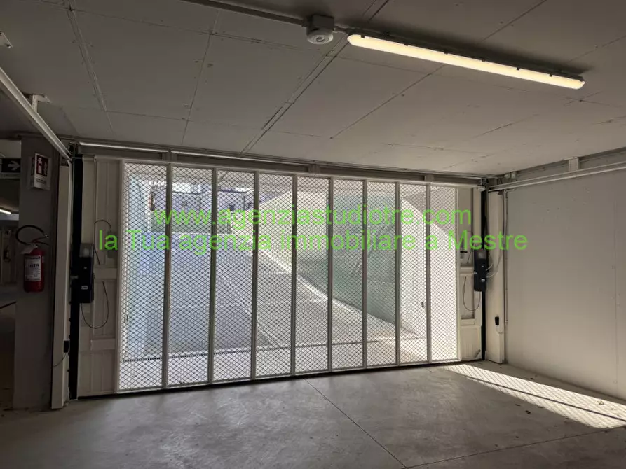 Immagine 21 di Appartamento in vendita  in via castellana 18 a Venezia