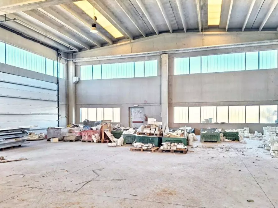 Immagine 3 di Capannone industriale in vendita  in Strada Monviso, 2-4, 12061 Carrù CN, Italia a Carrù