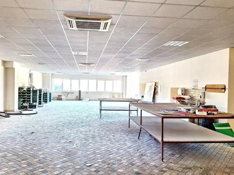 Immagine 10 di Capannone industriale in vendita  in Strada Monviso, 2-4, 12061 Carrù CN, Italia a Carrù