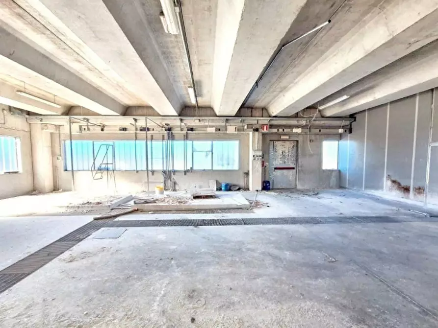 Immagine 12 di Capannone industriale in vendita  in Strada Monviso, 2-4, 12061 Carrù CN, Italia a Carrù