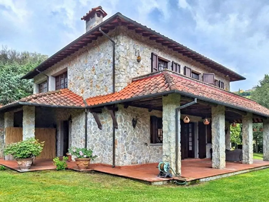 Immagine 2 di Villa in vendita  in Via Caldareccia, 55041 Camaiore LU, Italia a Camaiore