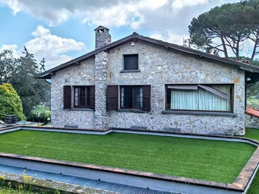 Immagine 5 di Villa in vendita  in Via Caldareccia, 55041 Camaiore LU, Italia a Camaiore