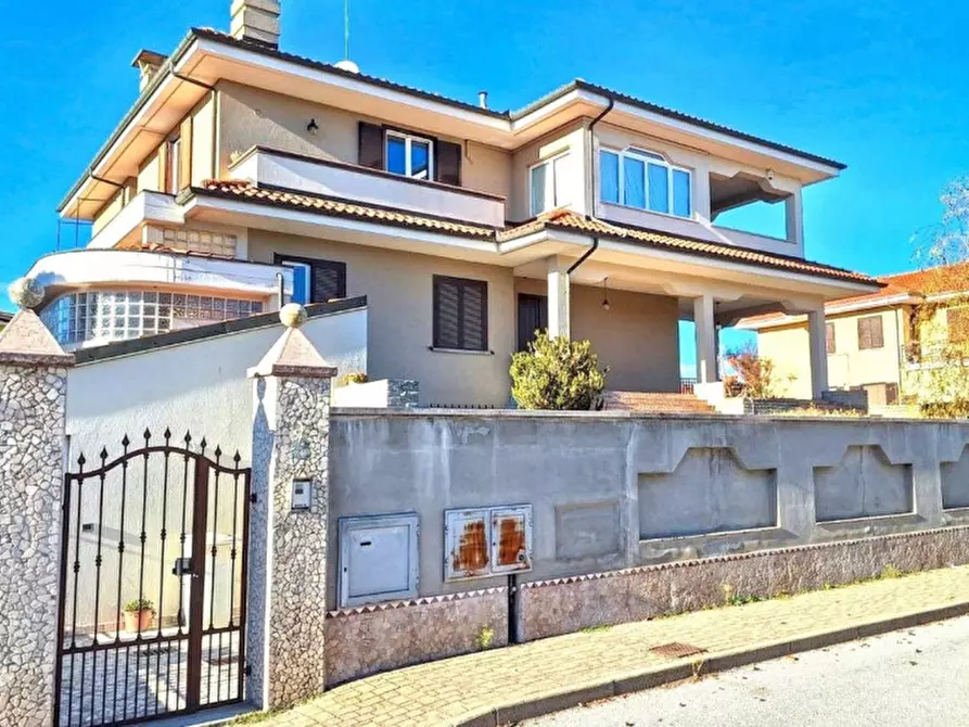 Immagine 1 di Villa in vendita  in Via XXV Aprile, 8, 12041 Bene Vagienna CN, Italia a Bene Vagienna