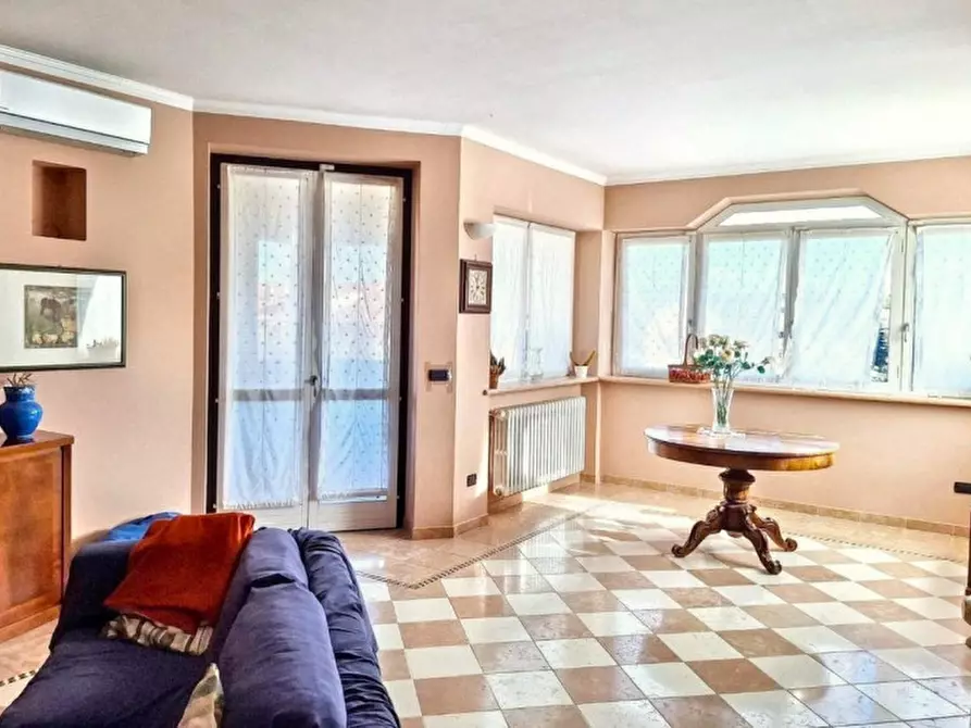 Immagine 2 di Villa in vendita  in Via XXV Aprile, 8, 12041 Bene Vagienna CN, Italia a Bene Vagienna