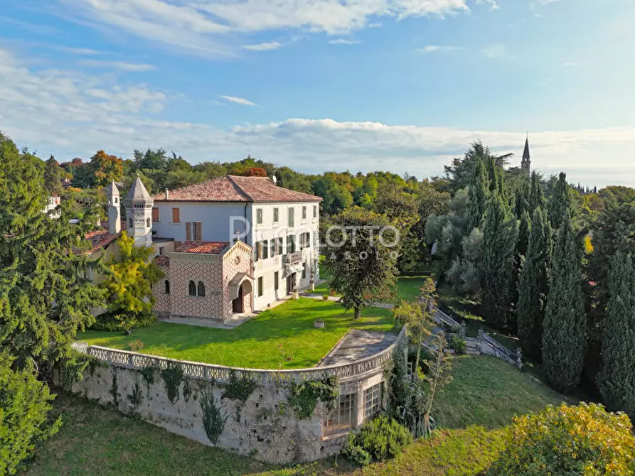 Immagine 3 di Villa in vendita  in via Mercato Vecchio a Montebelluna