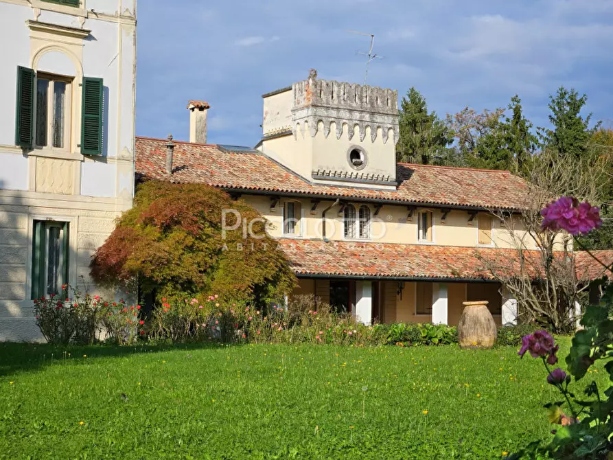 Immagine 11 di Villa in vendita  in via Mercato Vecchio a Montebelluna