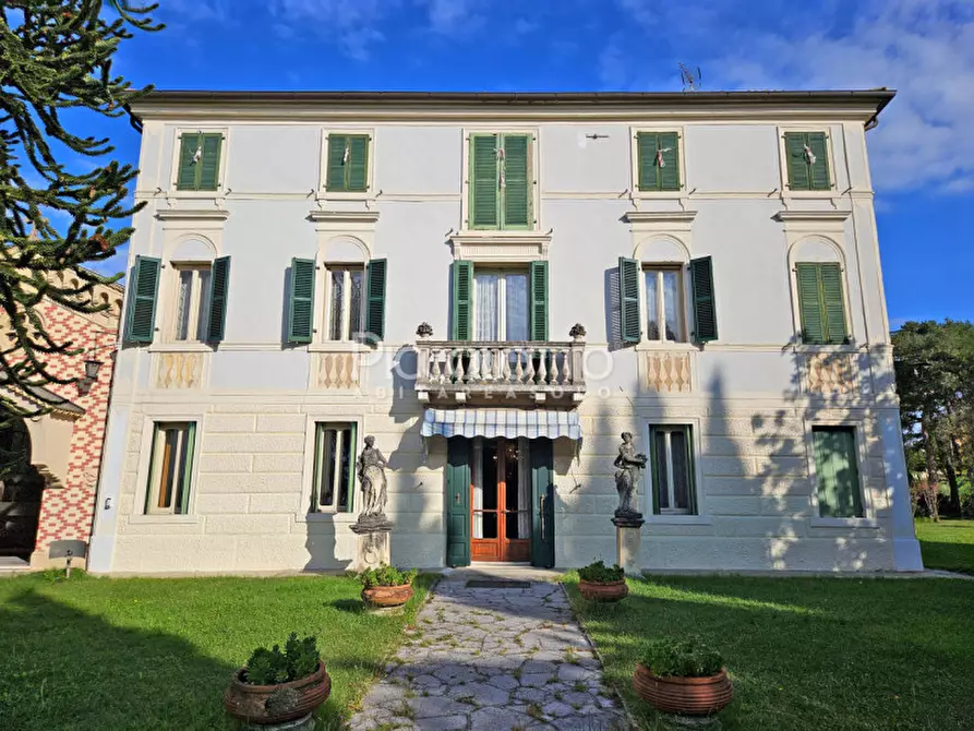 Immagine 17 di Villa in vendita  in via Mercato Vecchio a Montebelluna